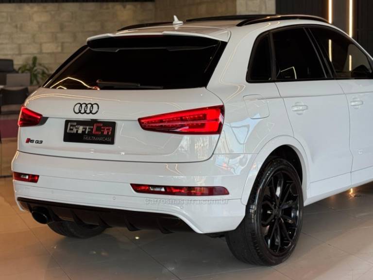 AUDI - RS Q3 - 2016/2017 - Branca - R$ 209.900,00