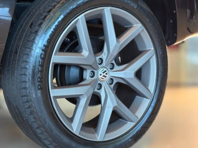 VOLKSWAGEN - AMAROK - 2017/2018 - Preta - R$ 144.900,00