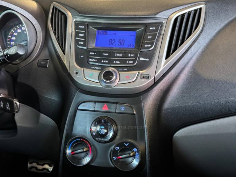 HYUNDAI - HB20X - 2013/2014 - Preta - R$ 59.900,00