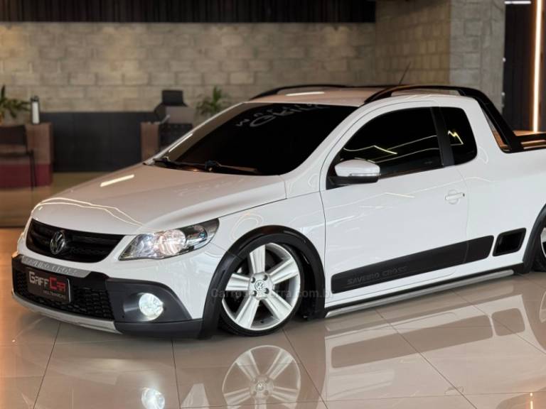 VOLKSWAGEN - SAVEIRO - 2013/2013 - Branca - R$ 61.900,00