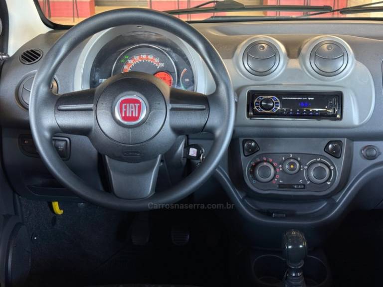 FIAT - UNO - 2014/2015 - Branca - R$ 35.900,00