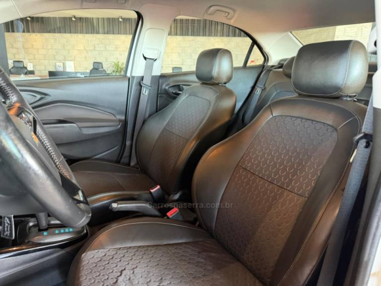 CHEVROLET - PRISMA - 2017/2017 - Branca - R$ 66.900,00