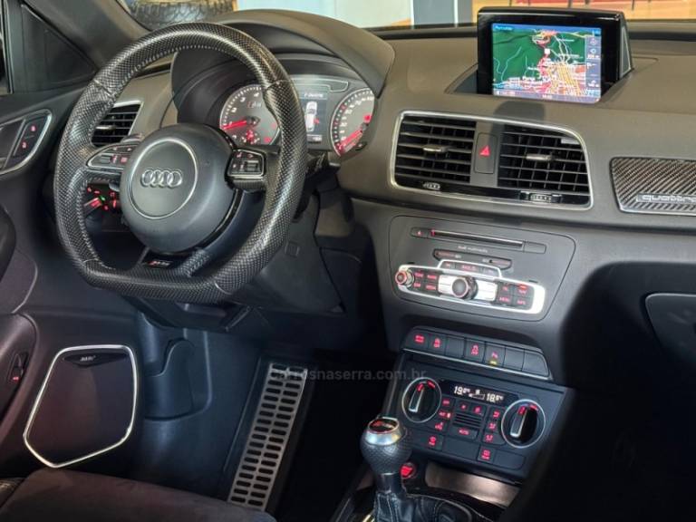AUDI - RS Q3 - 2016/2017 - Branca - R$ 209.900,00