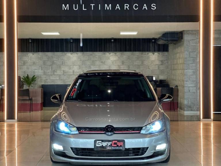 VOLKSWAGEN - GOLF - 2013/2014 - Cinza - R$ 89.900,00