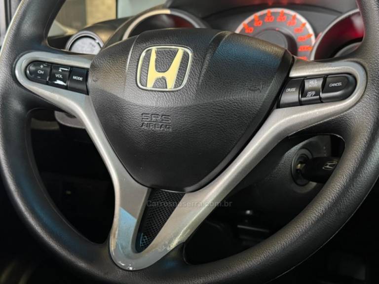 HONDA - FIT - 2011/2012 - Cinza - R$ 49.900,00