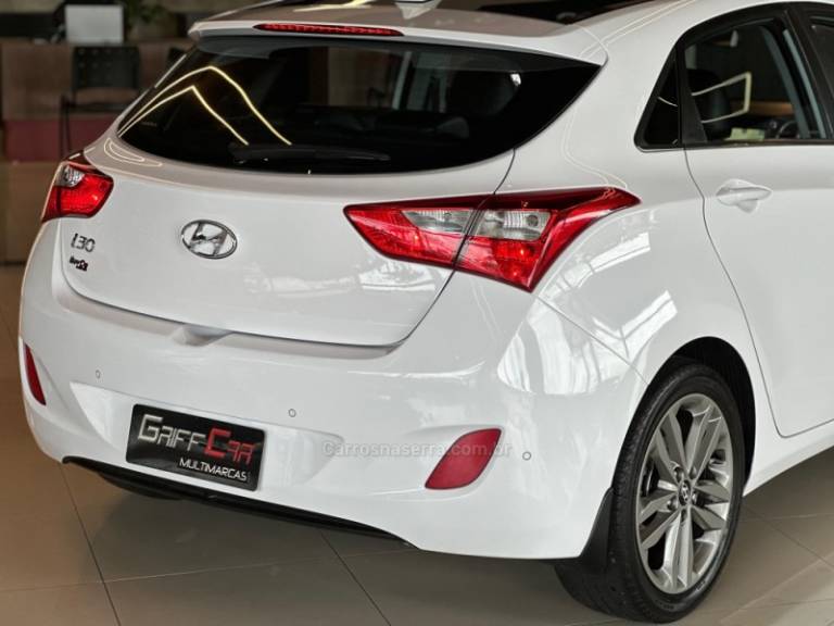 HYUNDAI - I30 - 2015/2016 - Branca - R$ 83.900,00