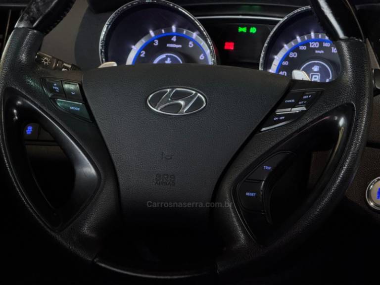HYUNDAI - SONATA - 2011/2012 - Prata - R$ 71.900,00