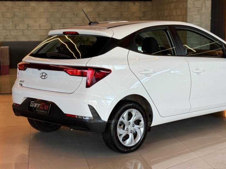 HYUNDAI - HB20 - 2023/2024 - Branca - R$ 72.900,00
