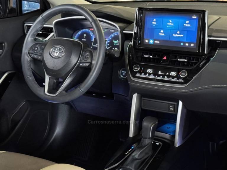 TOYOTA - COROLLA - 2024/2025 - Preta - R$ 205.900,00