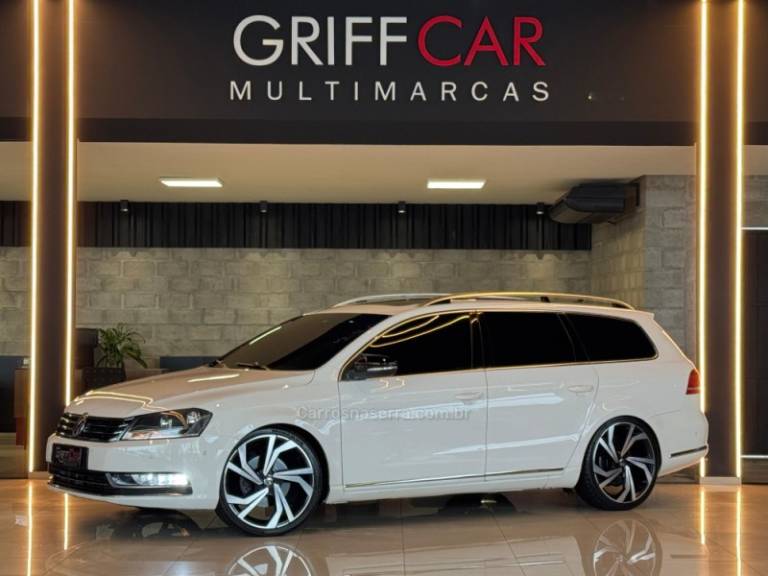 VOLKSWAGEN - PASSAT - 2013/2014 - Branca - R$ 89.900,00