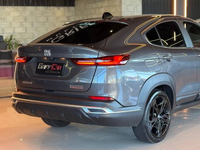 FIAT - FASTBACK - 2022/2023 - Cinza - R$ 118.900,00
