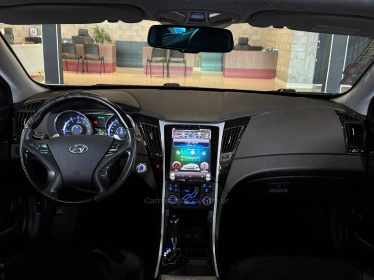 HYUNDAI - SONATA - 2011/2012 - Prata - R$ 71.900,00
