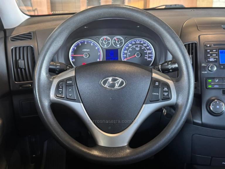 HYUNDAI - I30 - 2011/2012 - Prata - R$ 47.900,00