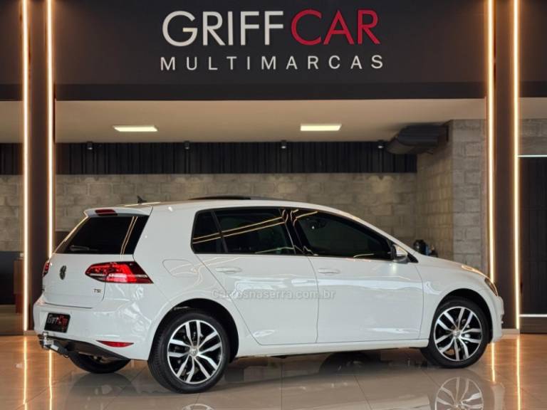 VOLKSWAGEN - GOLF - 2017/2017 - Branca - R$ 109.900,00