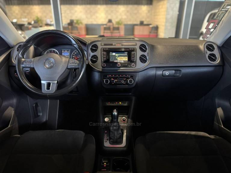 VOLKSWAGEN - TIGUAN - 2011/2012 - Preta - R$ 69.900,00