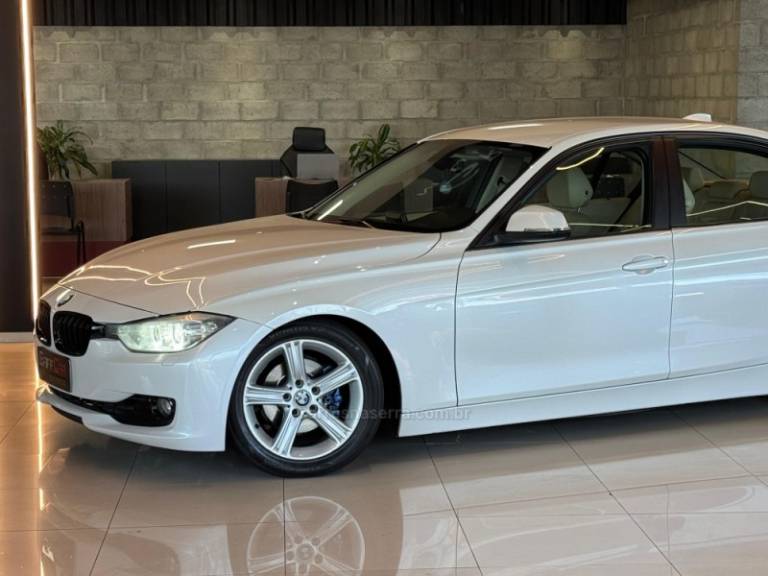 BMW - 320I - 2014/2015 - Branca - R$ 99.900,00