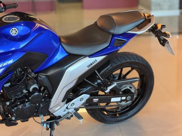YAMAHA - FAZER - 2023/2023 - Azul - R$ 23.900,00