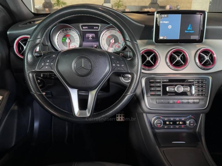 MERCEDES-BENZ - GLA 200 - 2014/2015 - Branca - R$ 114.900,00