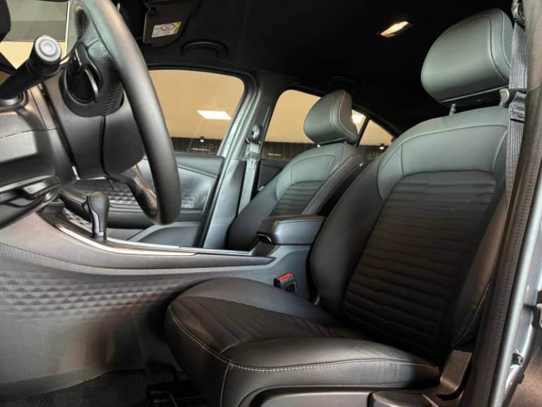 FIAT - FASTBACK - 2022/2023 - Cinza - R$ 118.900,00