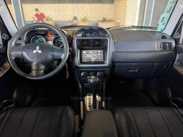 MITSUBISHI - PAJERO TR4 - 2012/2013 - Branca - R$ 69.900,00