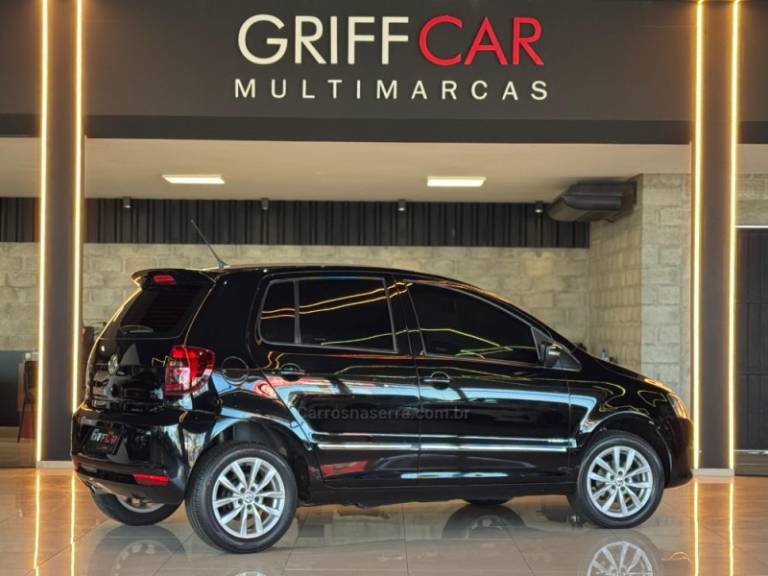 VOLKSWAGEN - FOX - 2013/2013 - Preta - R$ 42.900,00