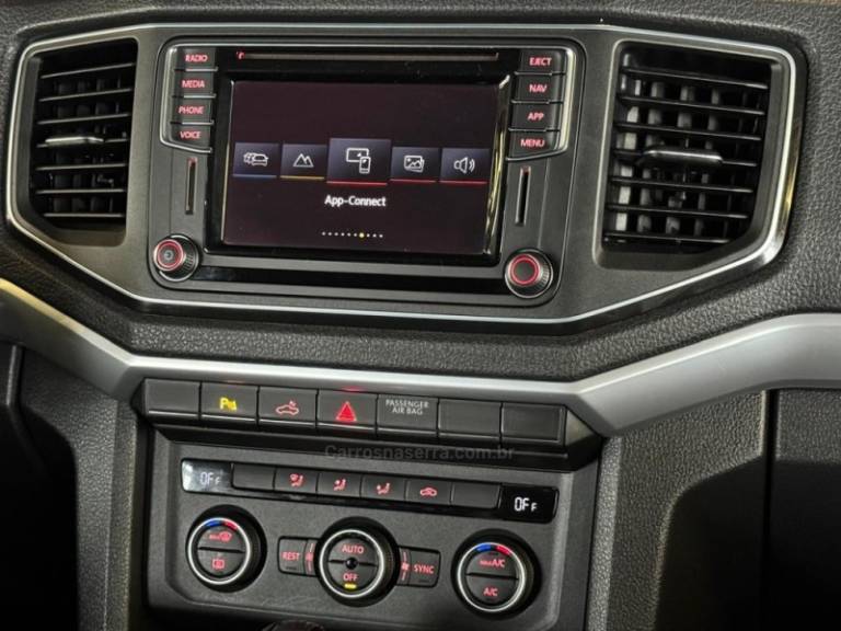 VOLKSWAGEN - AMAROK - 2017/2018 - Preta - R$ 148.900,00