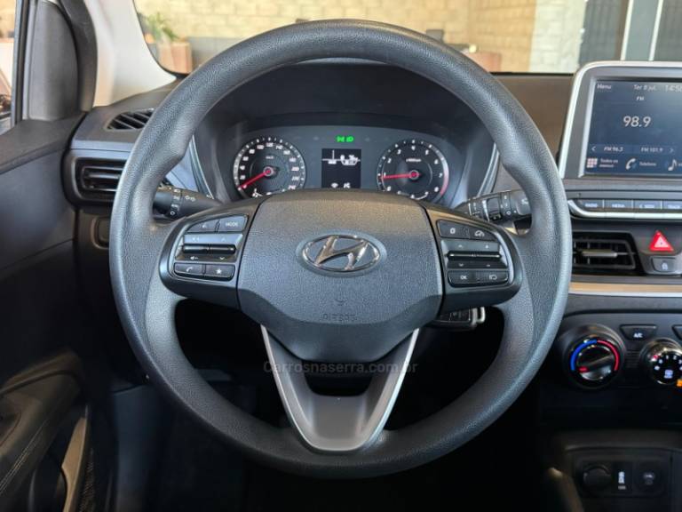 HYUNDAI - HB20 - 2023/2024 - Branca - R$ 72.900,00