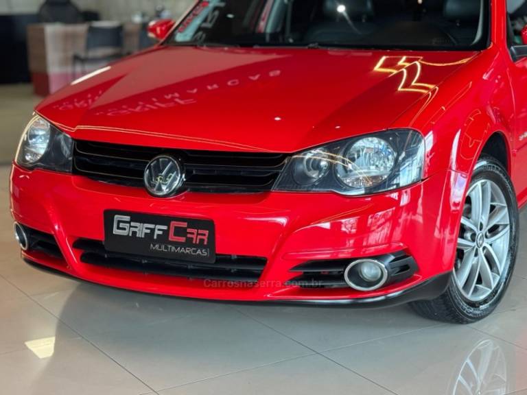 VOLKSWAGEN - GOLF - 2011/2012 - Vermelha - R$ 59.900,00