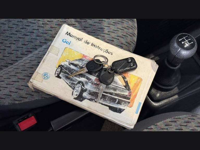 VOLKSWAGEN - GOL - 1996/1996 - Prata - R$ 27.900,00