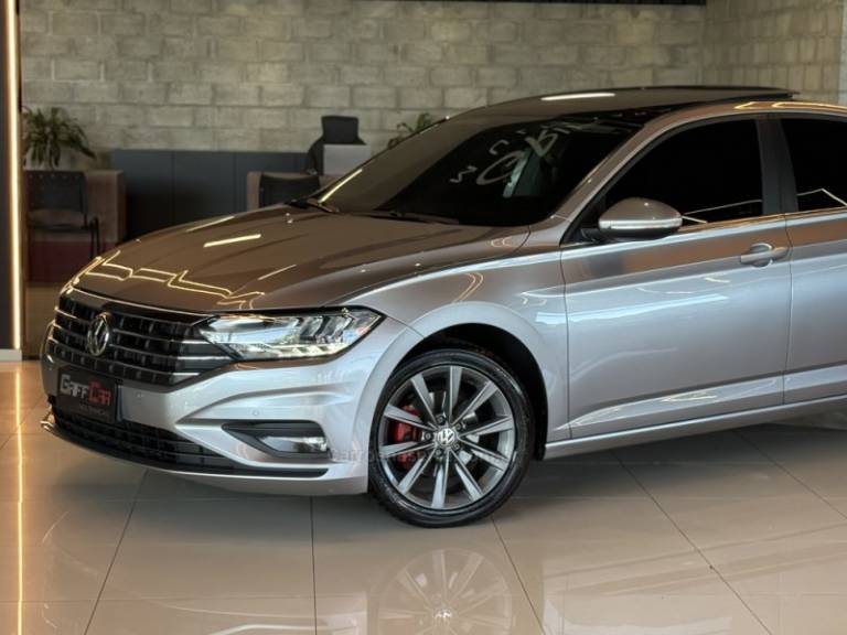 VOLKSWAGEN - JETTA - 2019/2020 - Prata - R$ 119.900,00