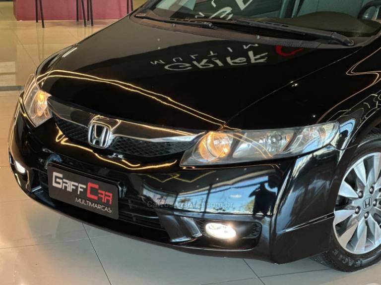 HONDA - CIVIC - 2010/2011 - Preta - R$ 55.900,00