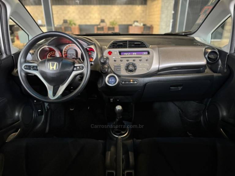 HONDA - FIT - 2011/2012 - Cinza - R$ 49.900,00
