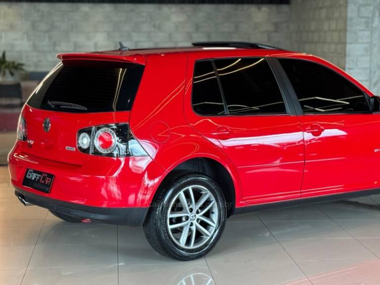 VOLKSWAGEN - GOLF - 2011/2012 - Vermelha - R$ 59.900,00