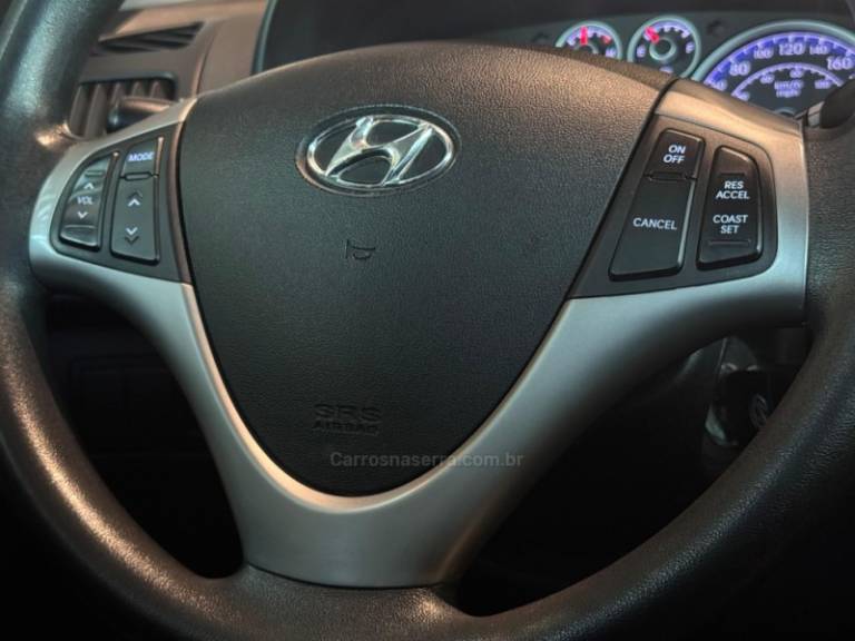 HYUNDAI - I30 - 2011/2012 - Prata - R$ 47.900,00