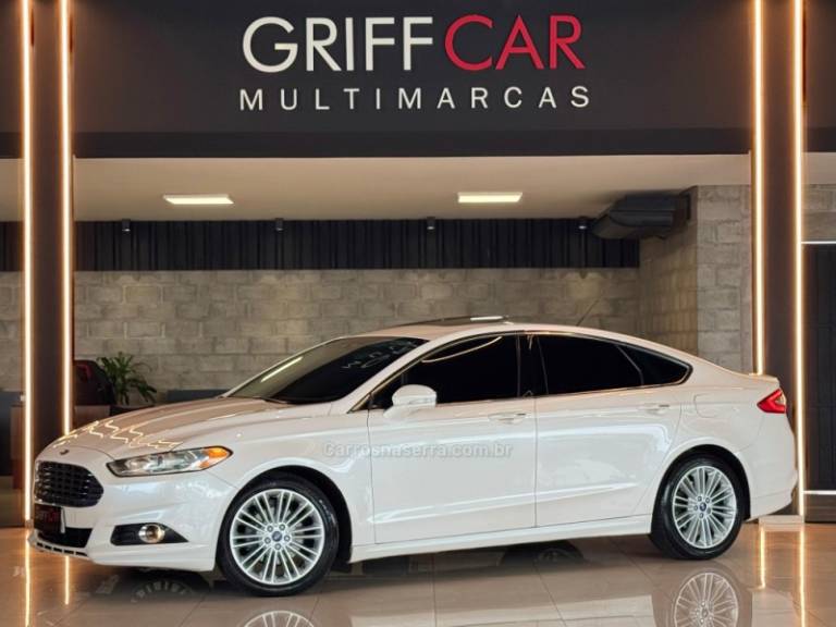 FORD - FUSION - 2012/2013 - Branca - R$ 78.900,00