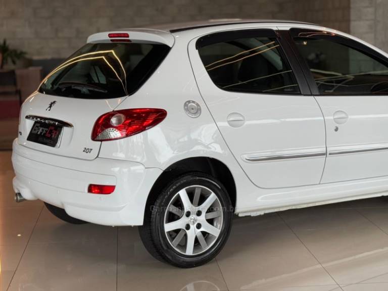 PEUGEOT - 207 - 2012/2013 - Branca - R$ 28.900,00