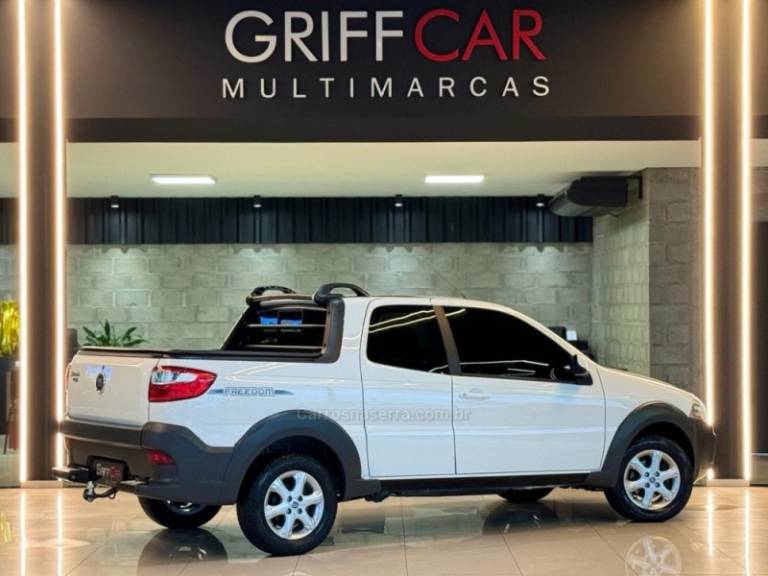 FIAT - STRADA - 2019/2020 - Branca - R$ 81.900,00