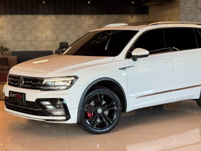 VOLKSWAGEN - TIGUAN - 2020/2020 - Branca - R$ 179.900,00