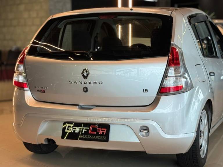 RENAULT - SANDERO - 2013/2014 - Prata - R$ 34.900,00