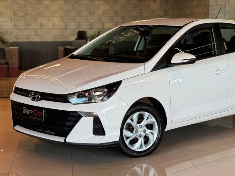HYUNDAI - HB20 - 2023/2024 - Branca - R$ 72.900,00