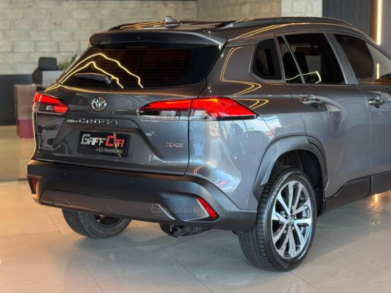 TOYOTA - COROLLA - 2021/2022 - Cinza - R$ 139.900,00