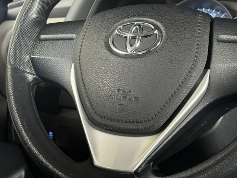 TOYOTA - COROLLA - 2018/2019 - Preta - R$ 91.900,00