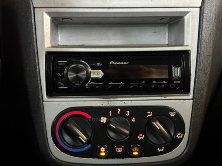 CHEVROLET - CORSA - 2008/2009 - Vermelha - R$ 35.900,00