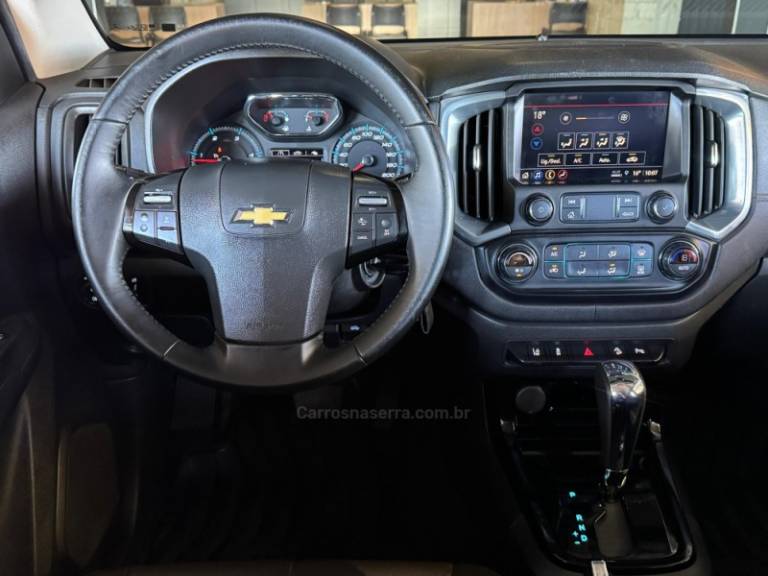 CHEVROLET - S10 - 2021/2022 - Preta - R$ 203.900,00