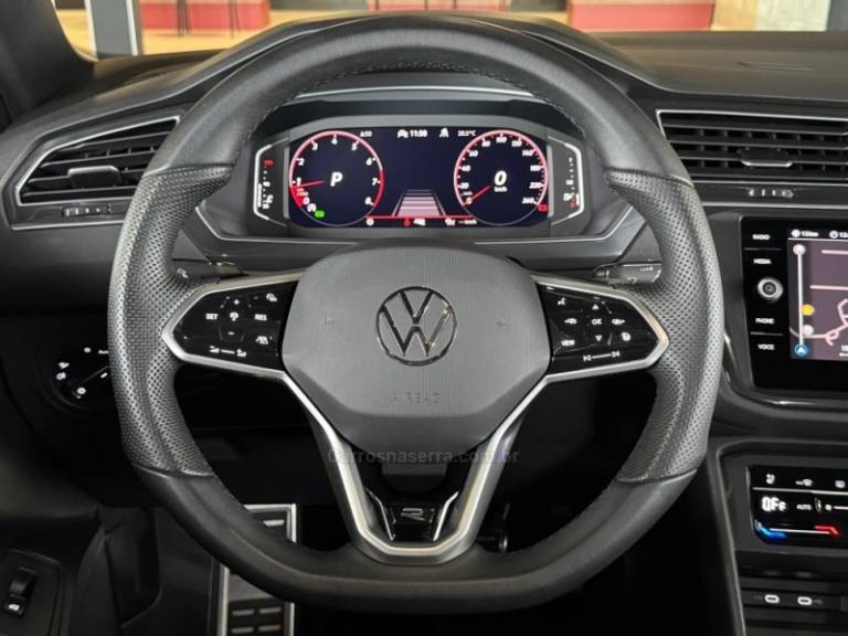 VOLKSWAGEN - TIGUAN - 2024/2024 - Preta - R$ 246.900,00