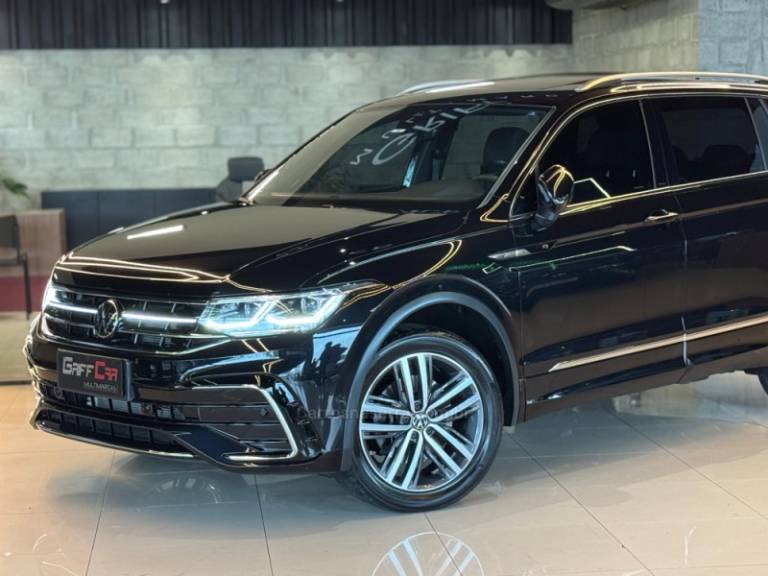 VOLKSWAGEN - TIGUAN - 2024/2024 - Preta - R$ 246.900,00