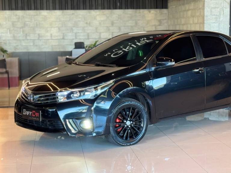 TOYOTA - COROLLA - 2015/2015 - Preta - R$ 87.900,00