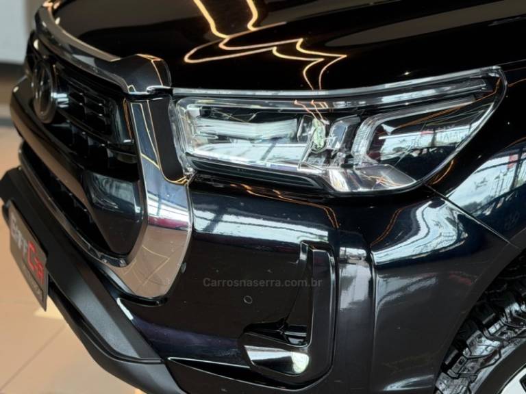 TOYOTA - HILUX - 2020/2021 - Preta - R$ 249.900,00