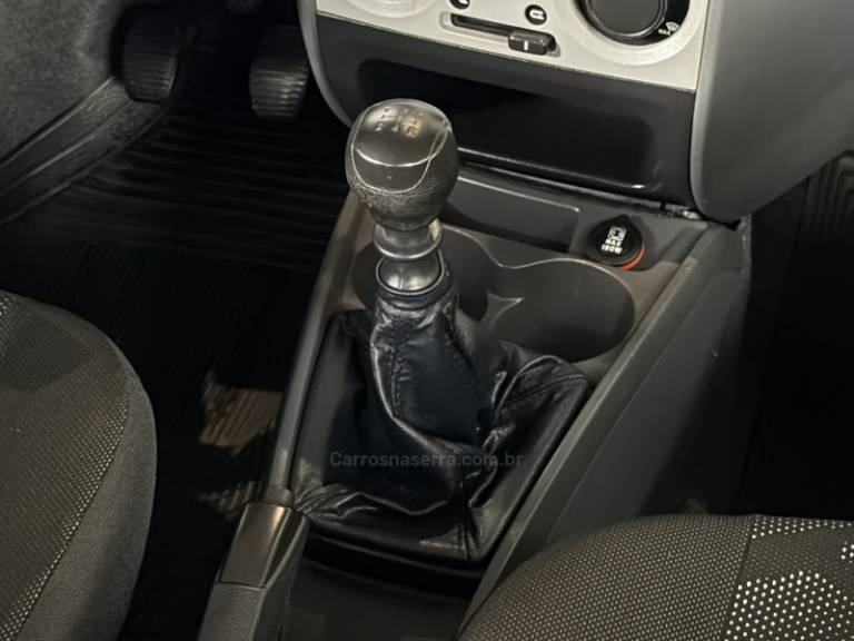 FIAT - PALIO - 2014/2014 - Preta - R$ 26.900,00