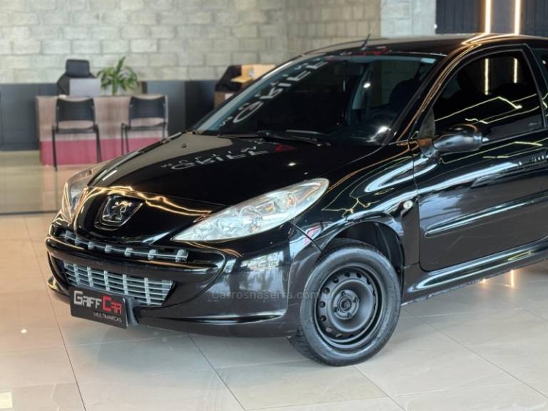 PEUGEOT - 207 - 2011/2012 - Preta - R$ 16.900,00